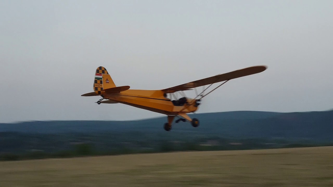 J3 Cub (1946) fun flying