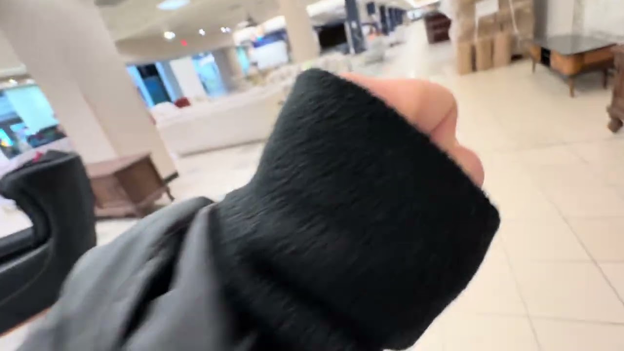 Store closing Zillow home furniture Woodfield Mall Schaumburg, Illinois former Sears New Year Eve