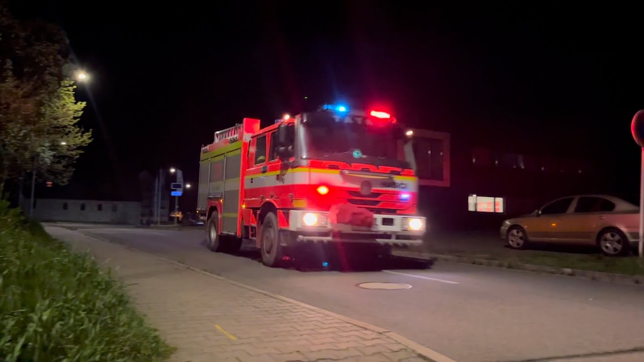 Výjezd na požár v objektu průmyslové haly, následně příjezd HZS Bílovec a JSDH Fulnek JPO ll/l