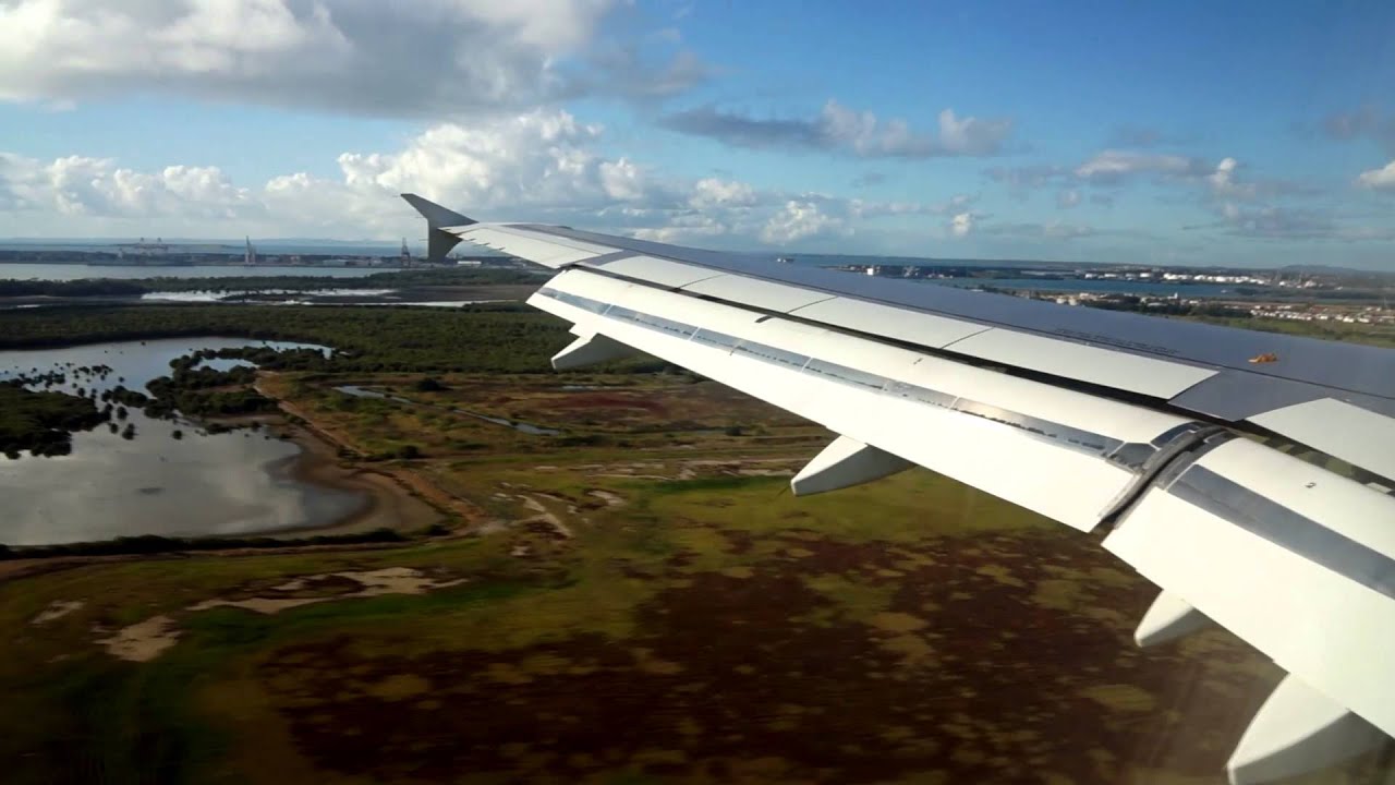 Philippine Airlines Final Approach and Landing Brisbane