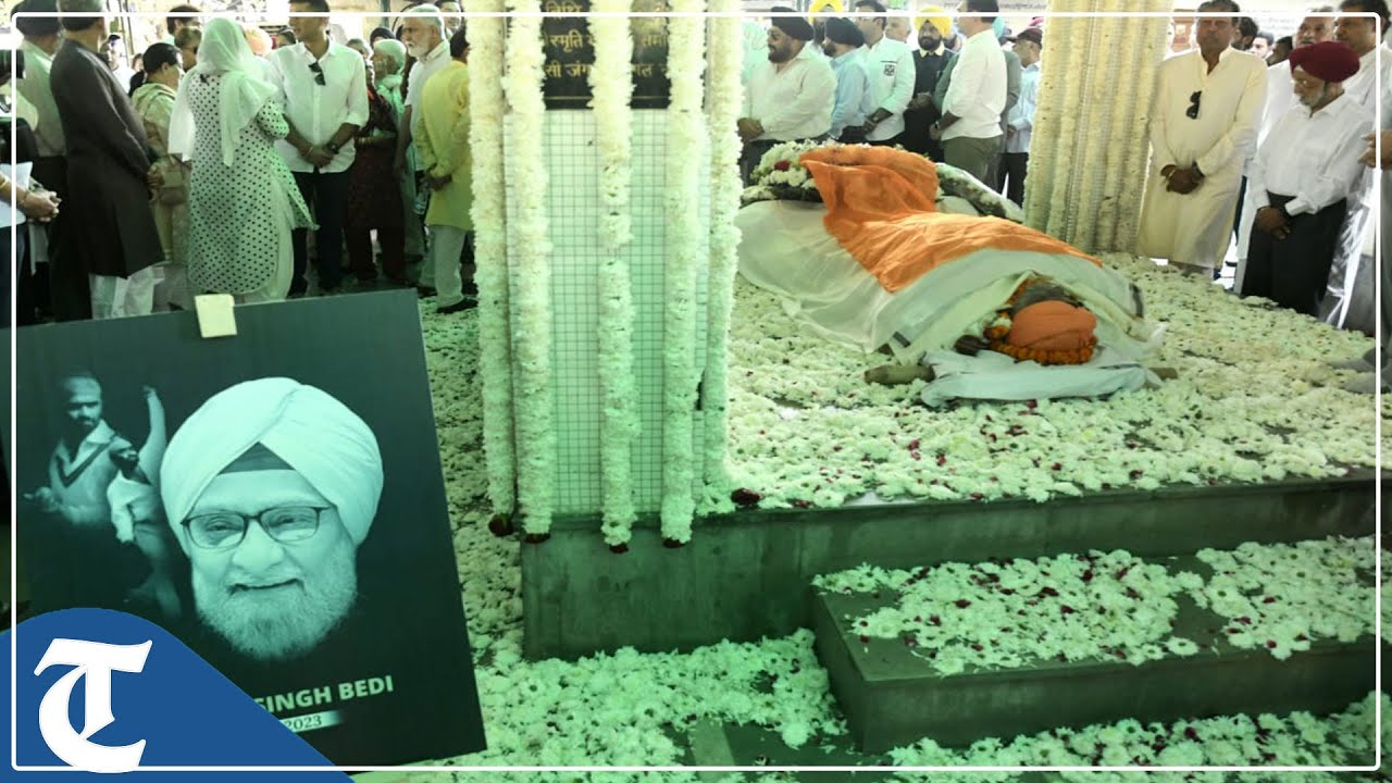 Delhi: Mortal Remains of legendary spinner Bishan Singh Bedi brought to Lodhi Crematorium