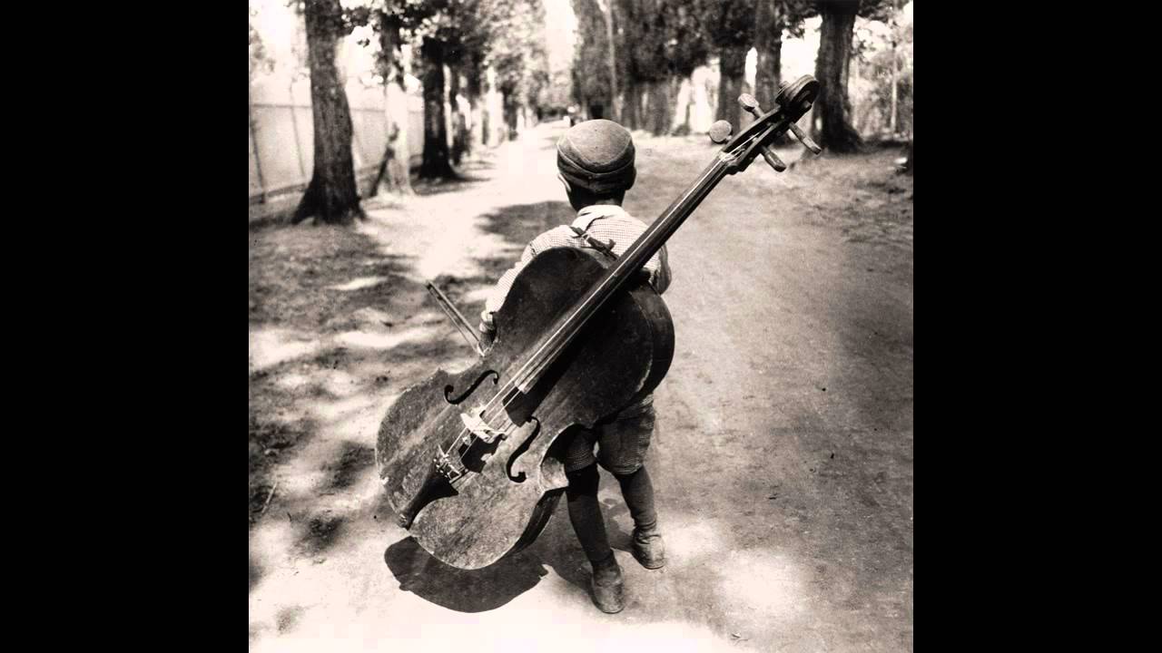 Mikl&oacute;s R&oacute;zsa: Concerto for cello & orchestra, Op. 32 (Cello: Paul Watkins)