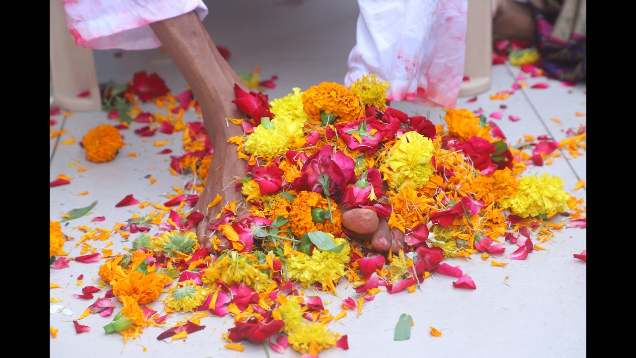 DIVINE DARSHAN OF H H AMBALAL GURUMAHARAJ (MJSM)