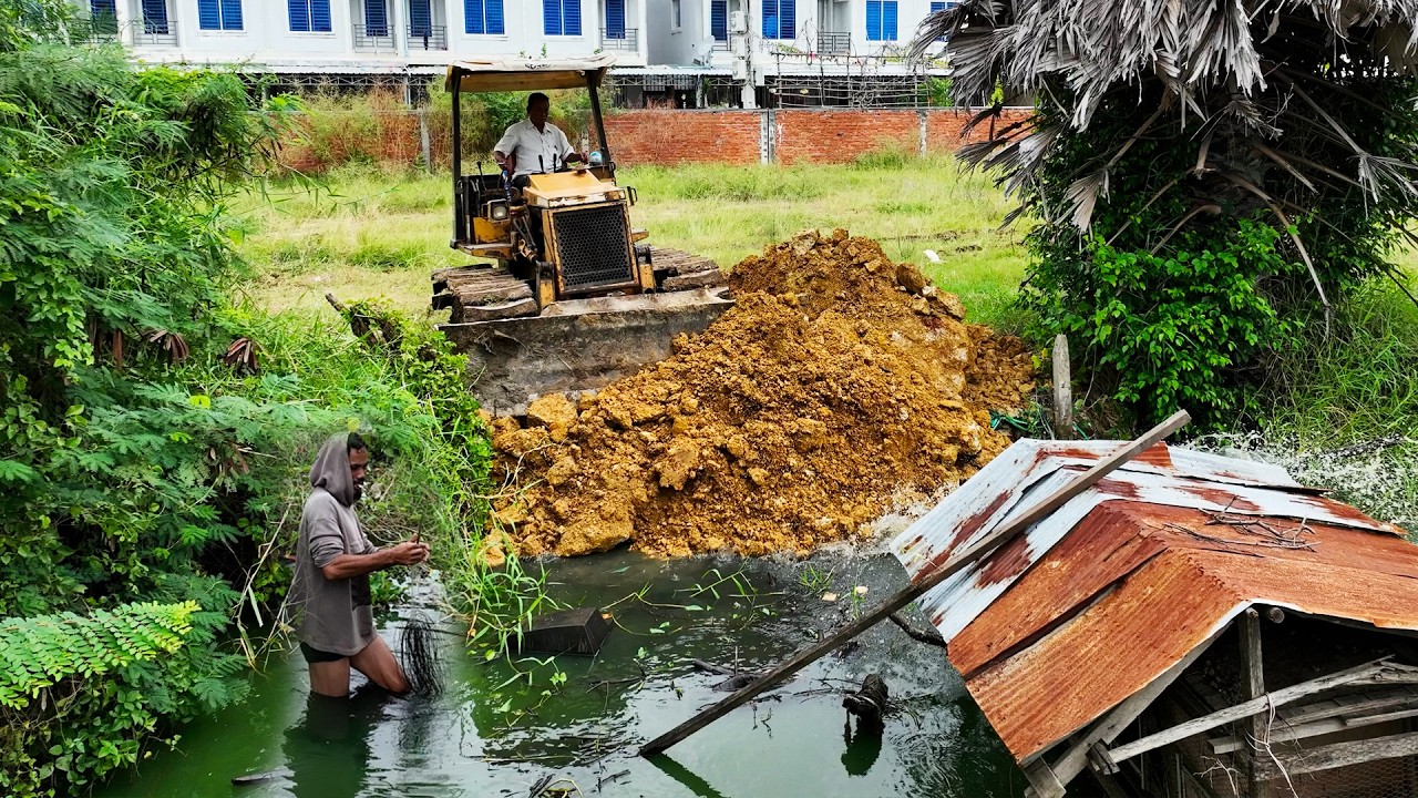 First Start a New Landfill Project! Delete Flooded Pond by Skill Dozer Pushing Stone Into Water