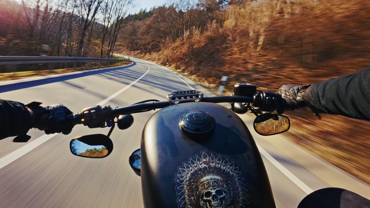 Harley-Davidson Sportster Iron 1200 POV Ride | Raw EVO Sound | February Sun | 4K