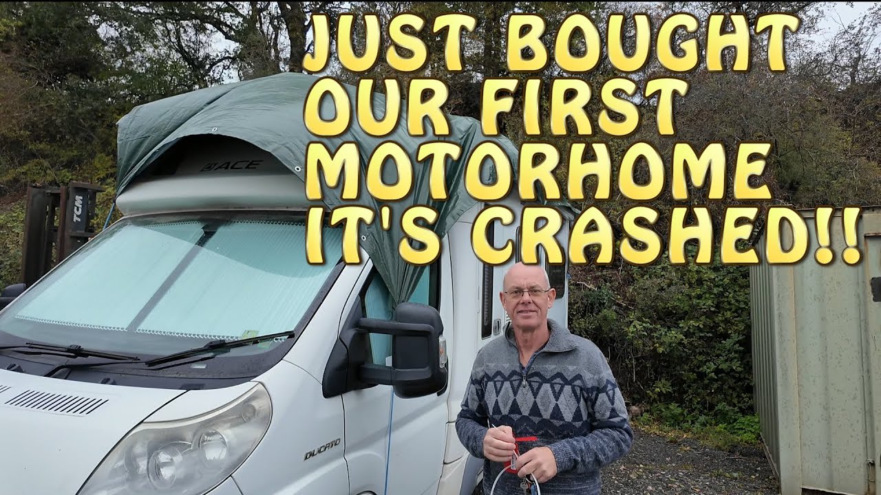 Bought Our First Motorhome At Auction...It's Crash Damaged!!