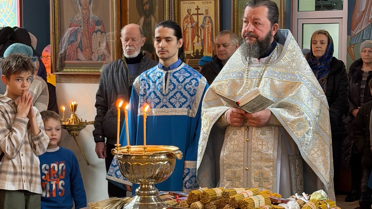 Освящение сретенских свечей