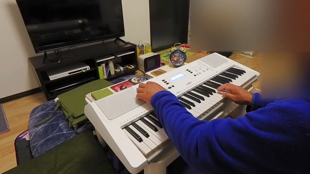 ★YAMAHA  EZ-300 というキーボードを買ったので 早速試しに弾いてみました(*‘ω‘ *)／
