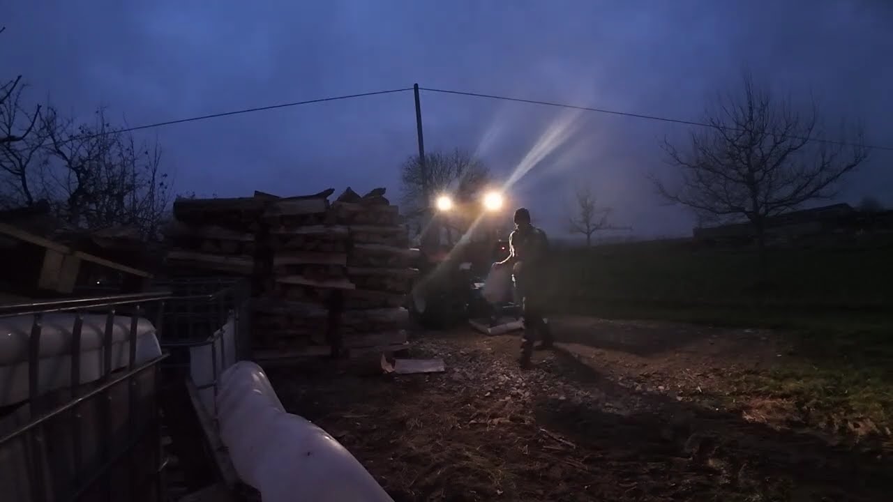 IHC 624 und 724 im Einsatz, Holz fahren und sägen
