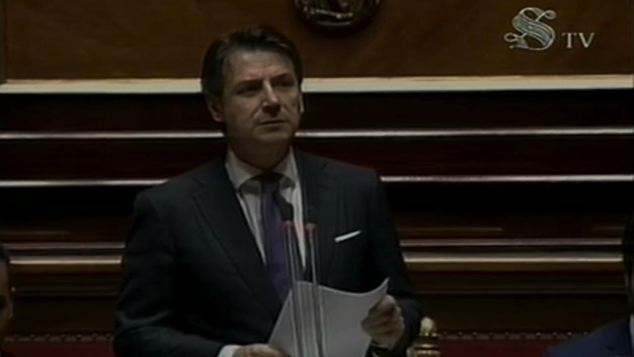 Governo, Conte parla di lotta alle mafie e in aula parte il coro da stadio