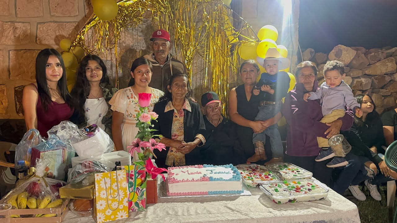 Santa Rosa de fiesta festejando a don Jesús y  doña María