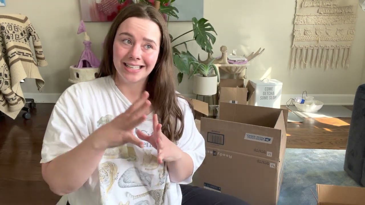15 minutes of chaotic ASMR with Bot Roast the cat | potroastsmom