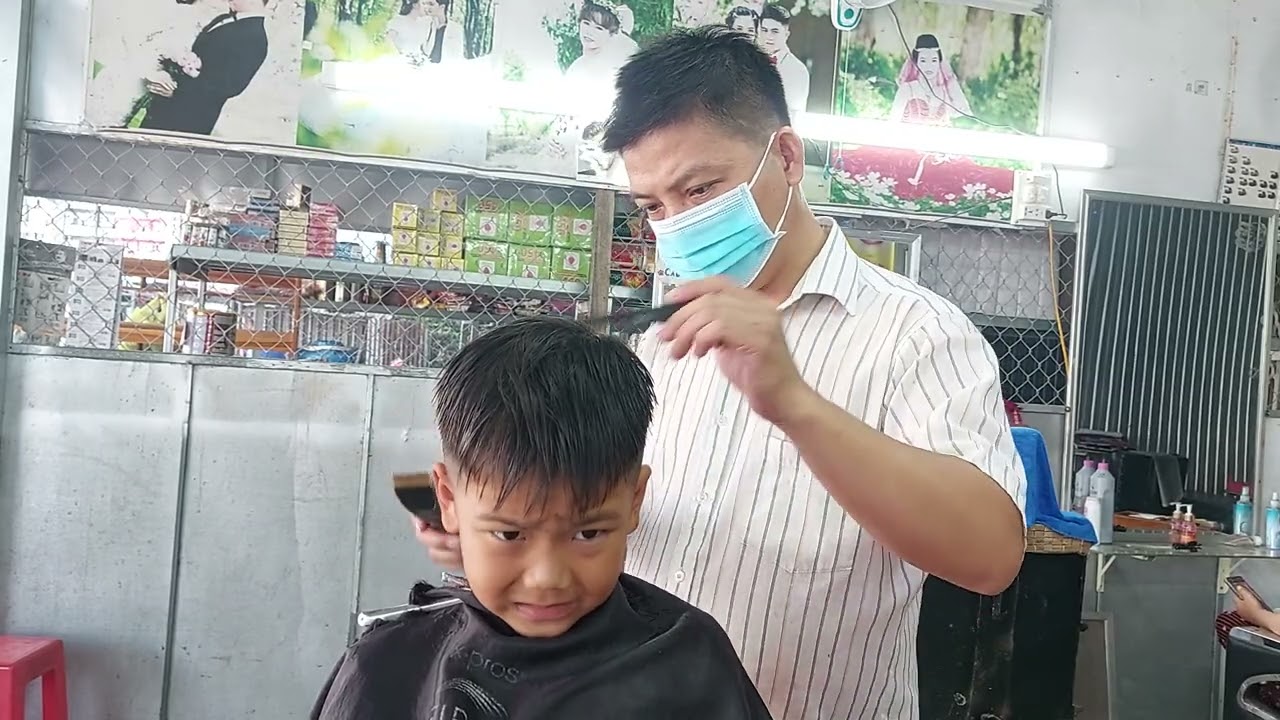 Cắt tóc học sinh ba vách đứng sát chân da mái ngắn. út nguyện tv 