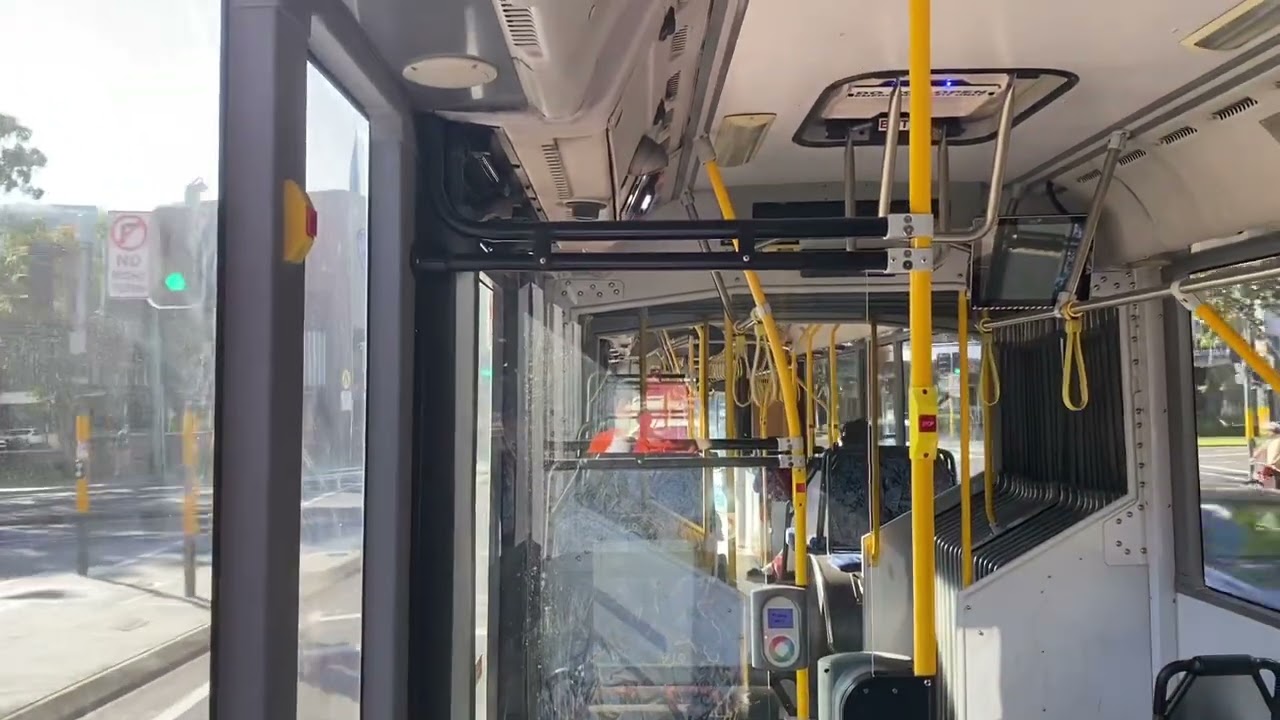 Rare Articulated on 370: Transdev John Holland 2063 ST - Volvo B12BLEA (Voith DIWA/Volgren CR228L)