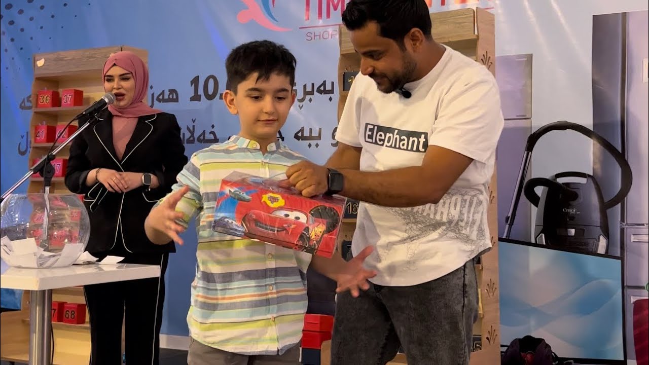 اليوم وزعنه هديه اللعوال