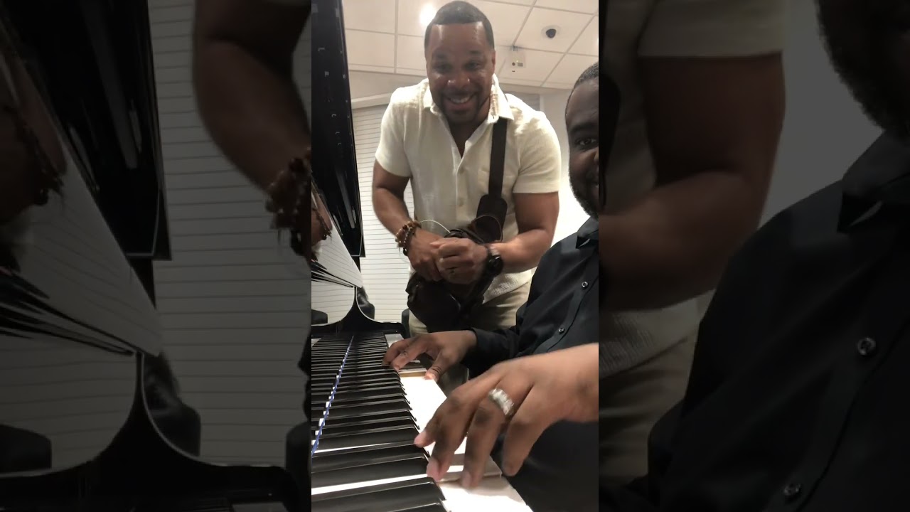 Expressing on Piano: Walk With You with and by @MichaelBethanyOfficial Enjoy!