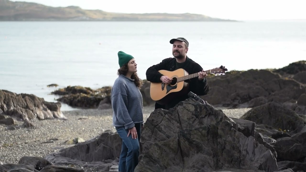 Leevy & Colyne Laverriere - Skull on a Rainy Beach (Live from Schull, West Cork)
