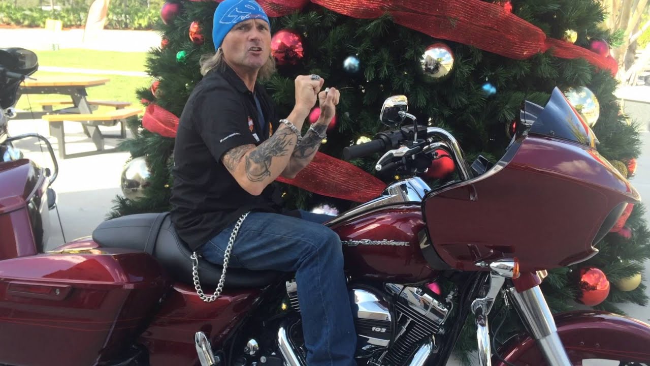 Road Glide Special  vs.  Street Glide Special
