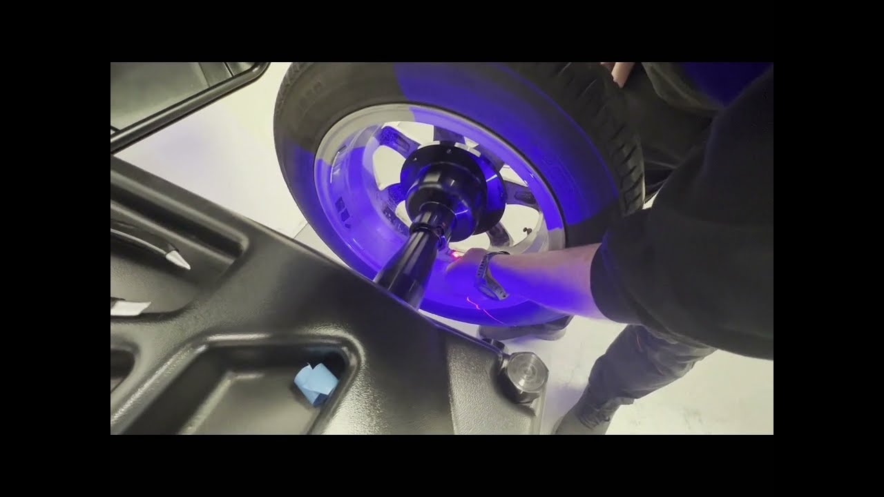 Jema wheel balancer Euro line DWC-10-E -  Balancing alloy wheels