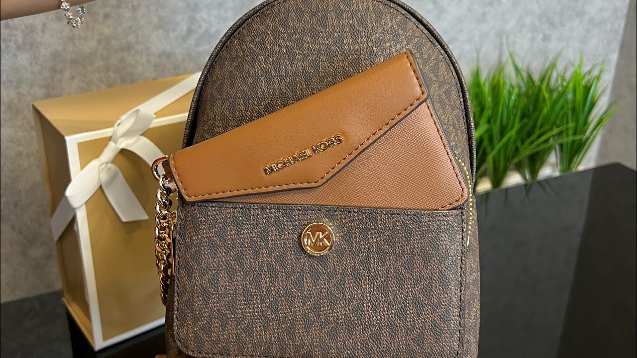 Распаковка рюкзака MICHAEL KORS Maisie Extra-Small Logo 2-In-1 Backpack (brown)