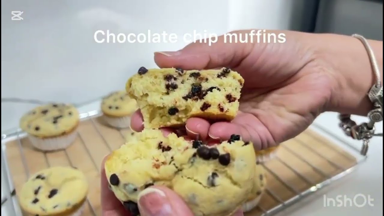 Chocolate chips muffins 😋 #chocolate #muffins #yotubevideo 