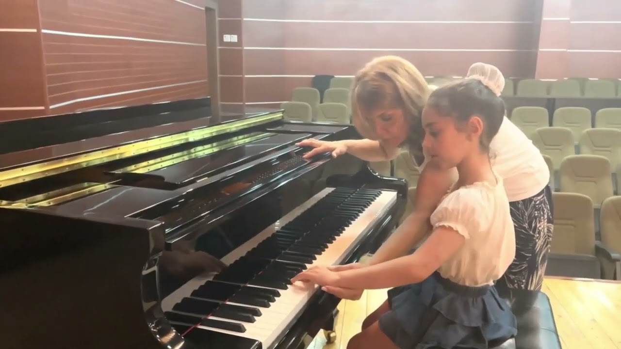 Videovəsait 1. Fortepiano aləti üzrə tədris metodikası