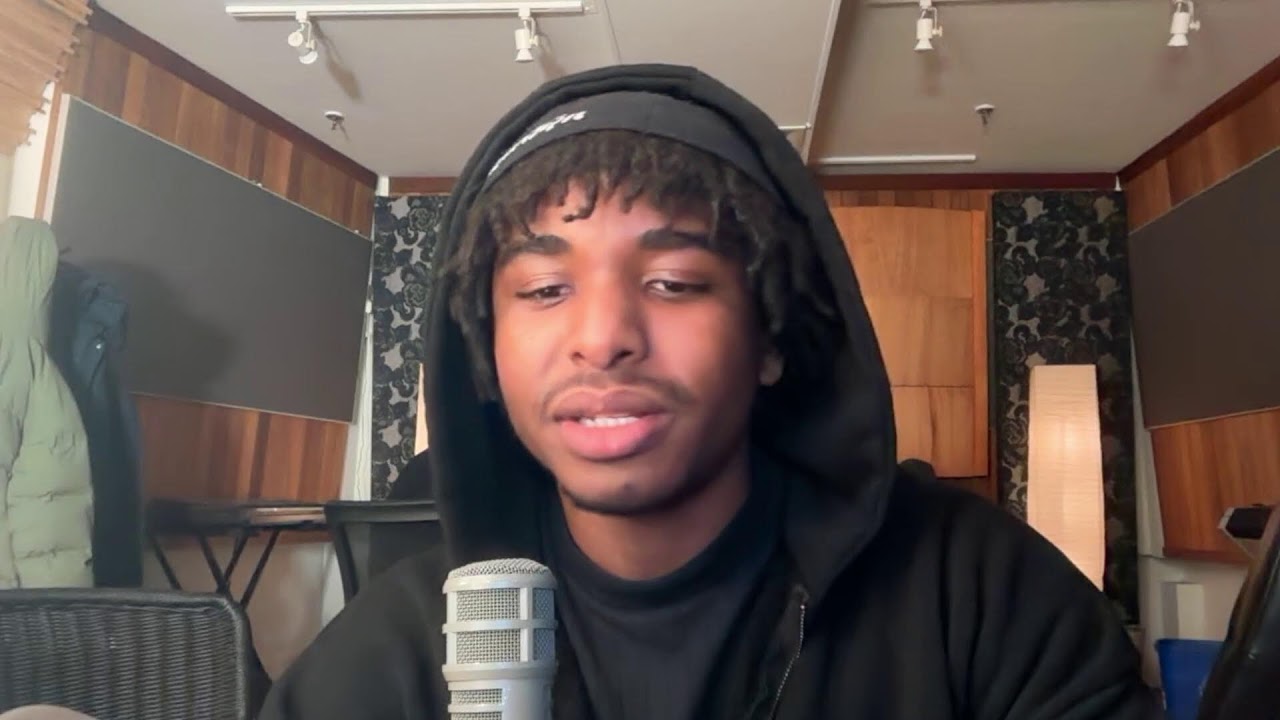 Teaching my friend how to make beats