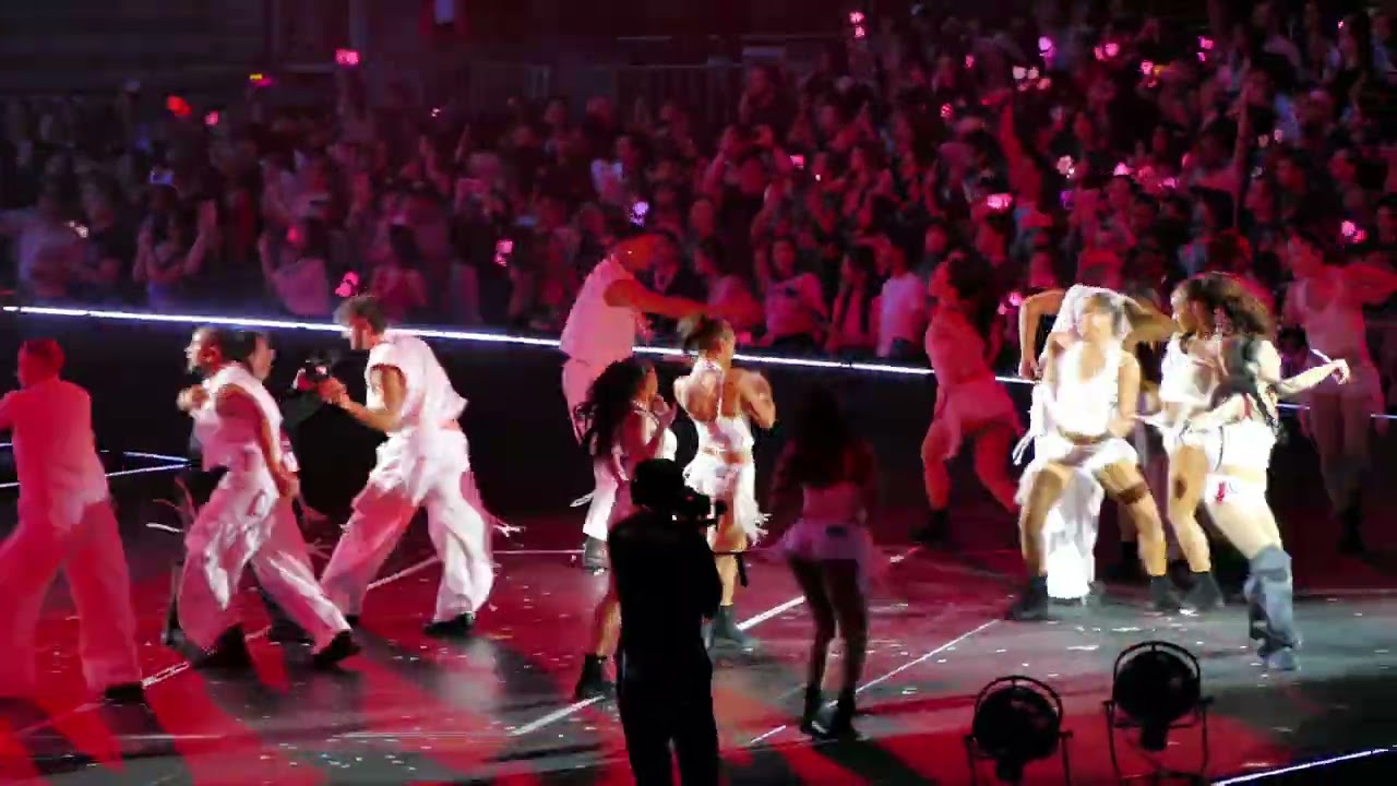 BLACKPINK Deadline Tour – (Jennie) like JENNIE [FanCam 4K60] Paris 02 08 2025
