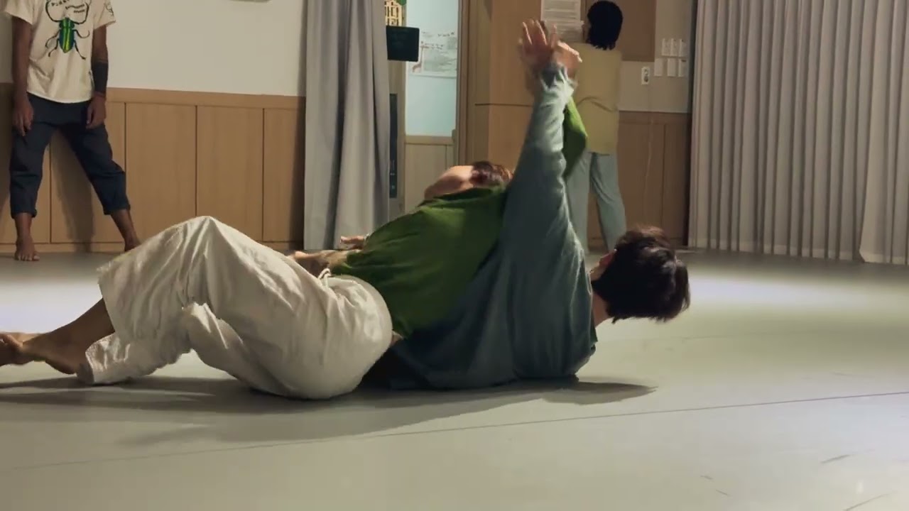 Byungjun and Yunhee sharing dance | fluids of nature 