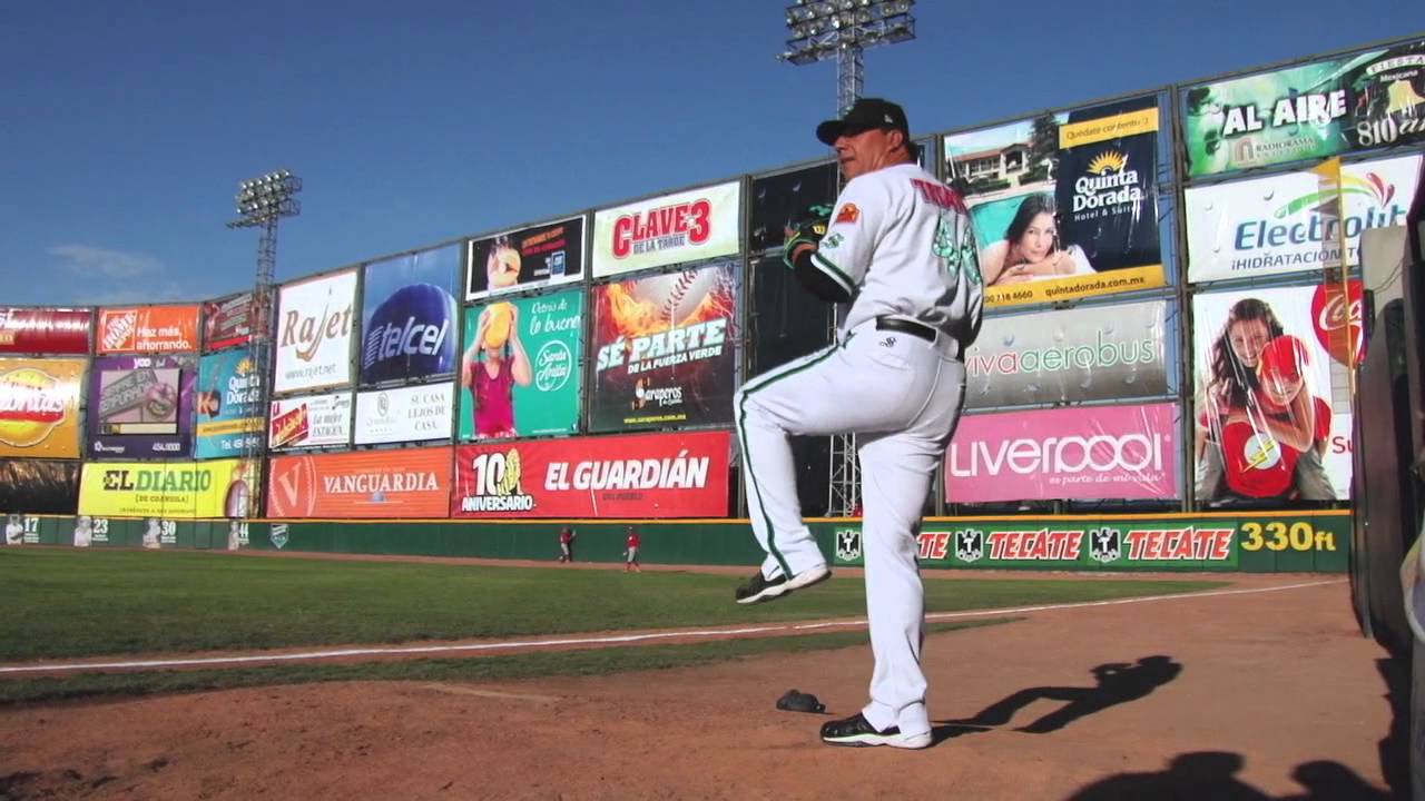 ¿Cómo se juega? : Presentación de pelota y revirada a primera base