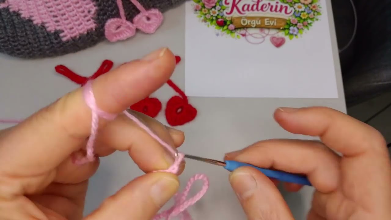 Fiyonklu Kalp (Süsü) Modeli  - Kaderin Örgü Evi