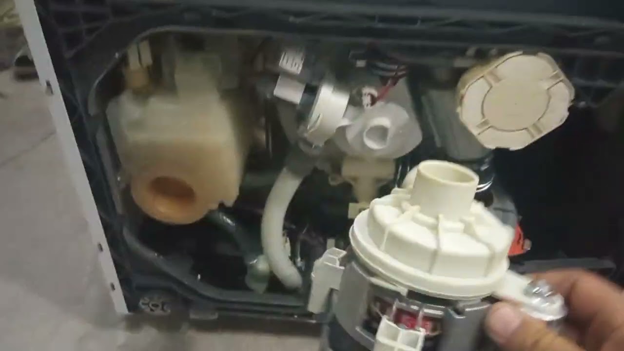 bulaşık Makinesi suyu alıp tekrar boşalttım yapıp başka bir işlem yapmıyor sa