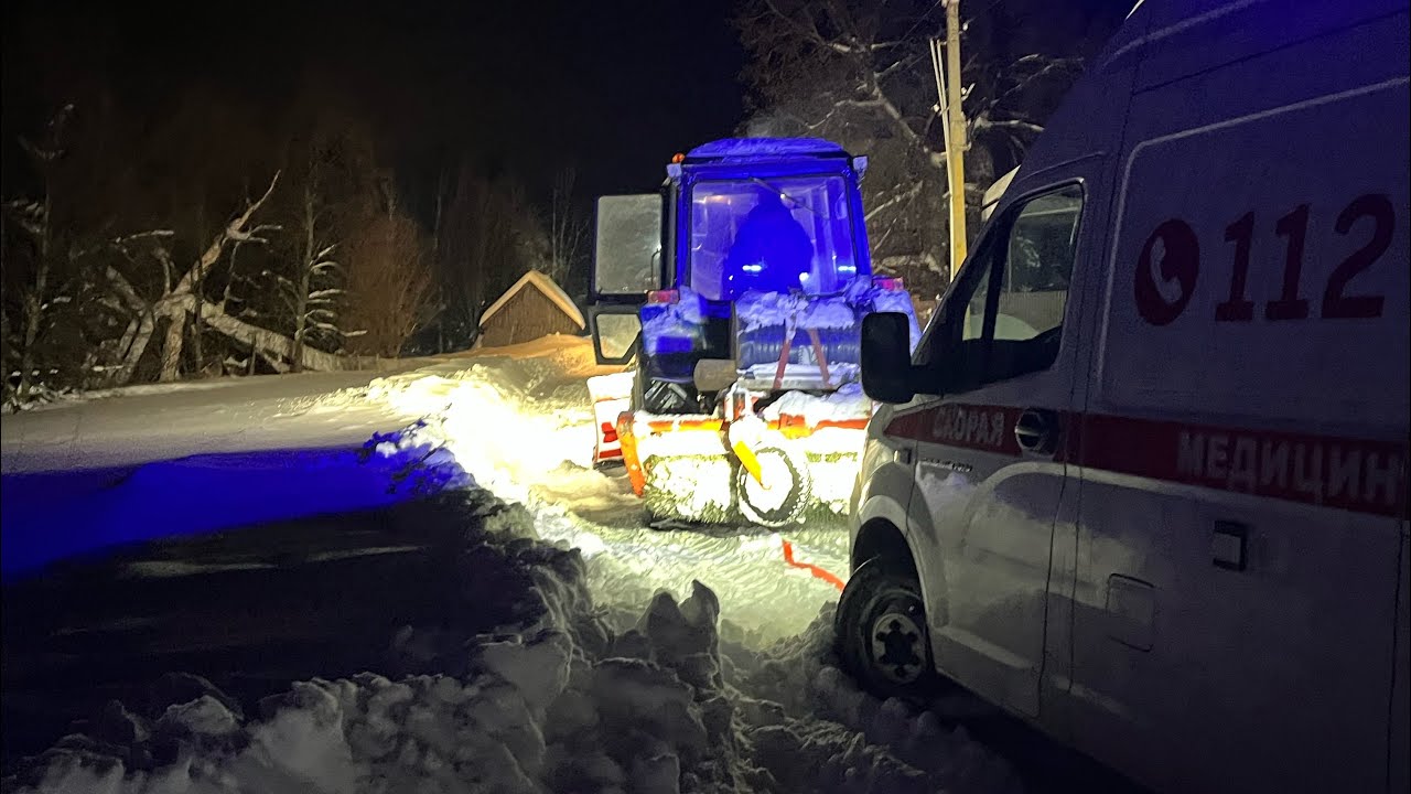Спасение Скорой помощи из снежного плена