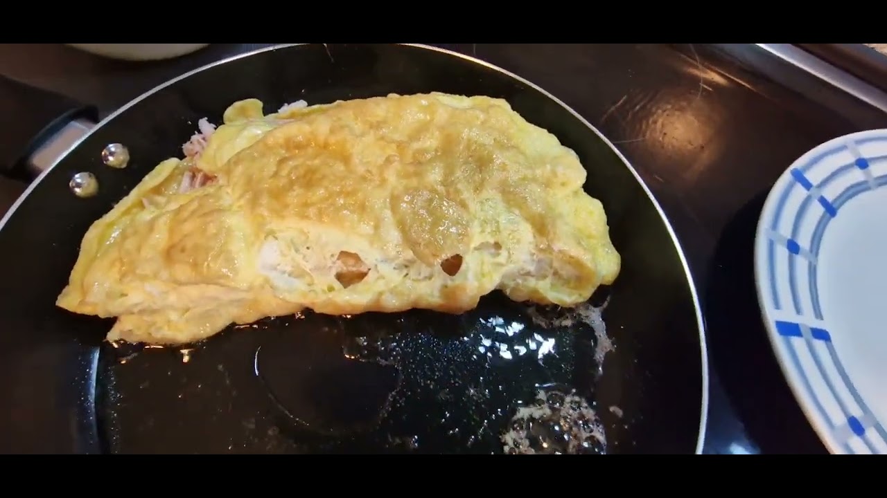 Salami &Cheese Omlet                                         Omlet so salama i kaskaval