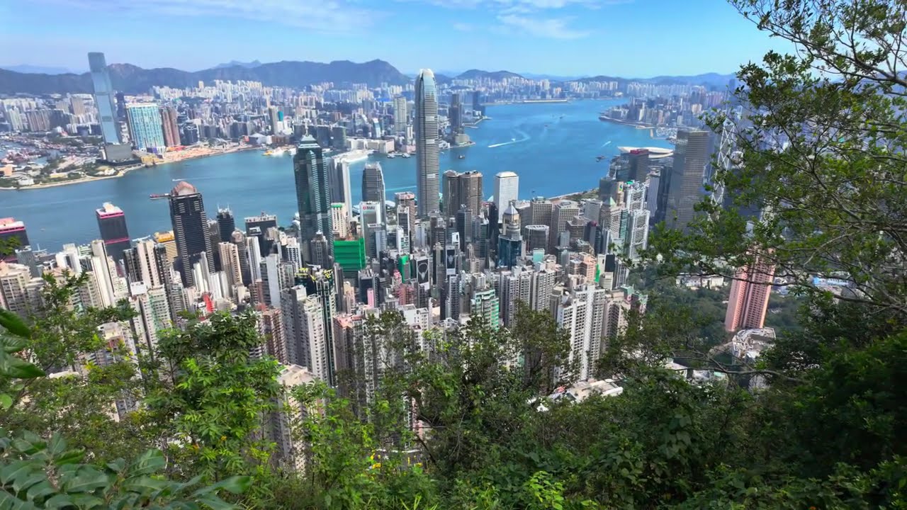 Walking on Lugard Rd, Victoria Peak, Hong Kong (4K HDR)