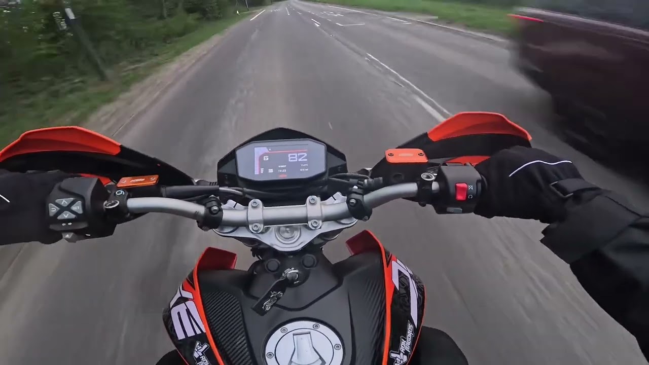 KTM 690 DUKE FULL AKRAPOVIC EXHAUST PURE SOUND!!