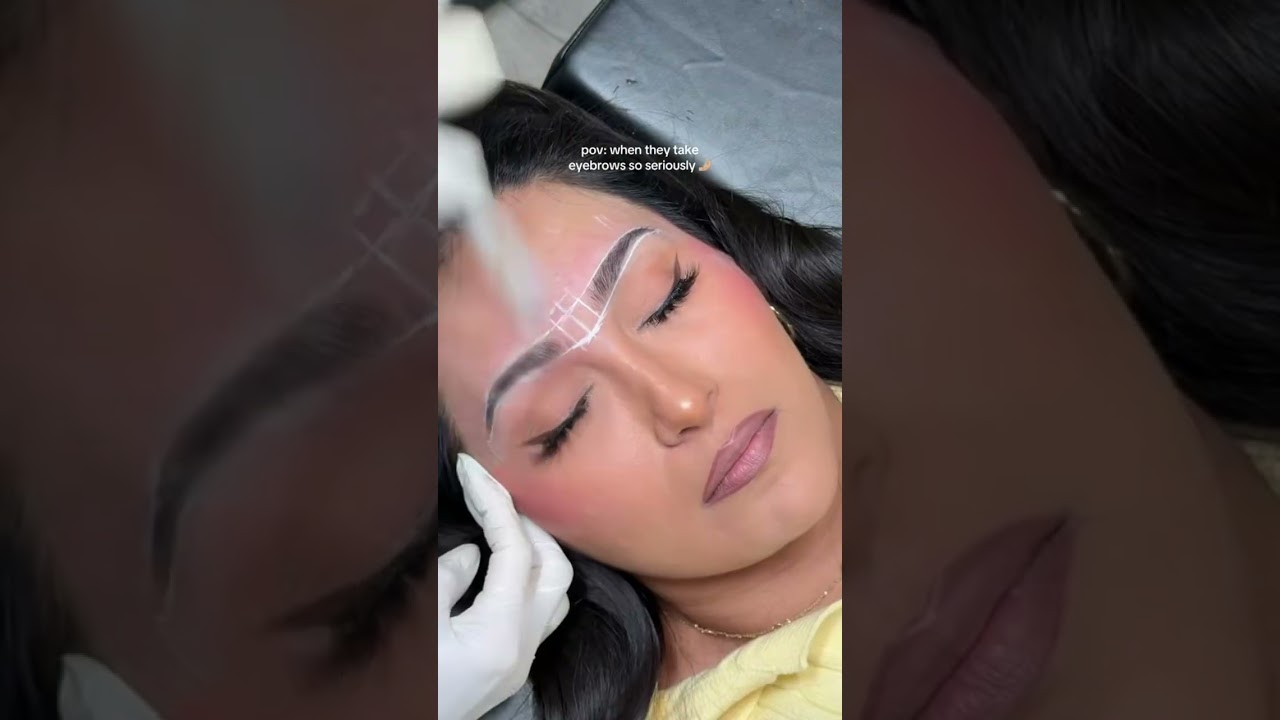 Когда к бровям относятся так серьезно #брови