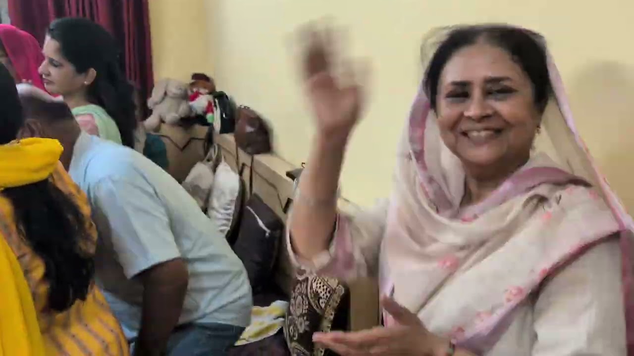 गुरु जी का सत संग   पंजाबी भाई बन्दों का प्रवचन की कुछ झलकियां 