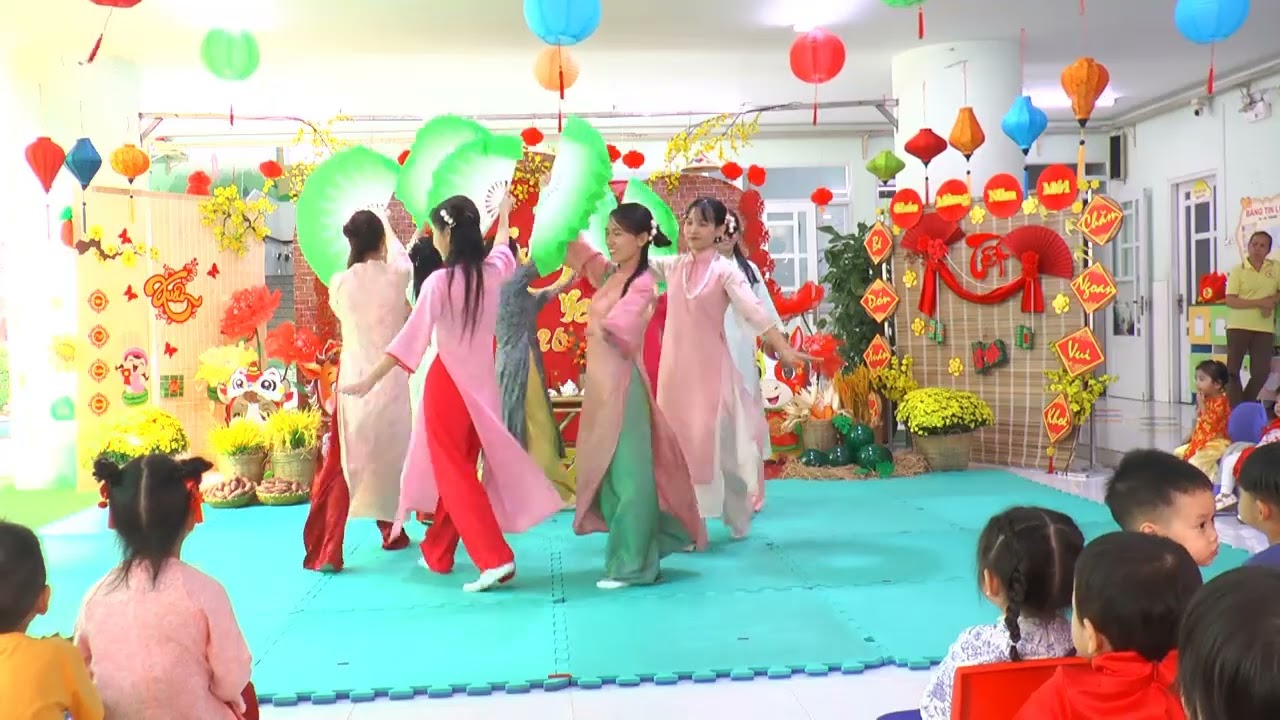 Múa Đoản Xuân Ca