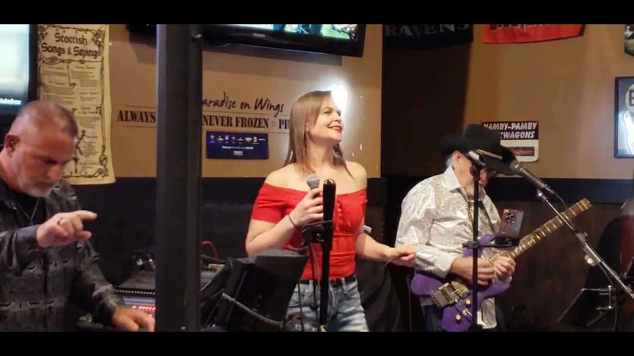 "Le Freak" by Chic, covered by GTandKira at Wingnuts.🎵🎼💗