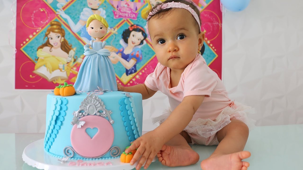 DÉCIMO MESVERSÁRIO DA BIANCA: CINDERELA - Gabriela Almeida