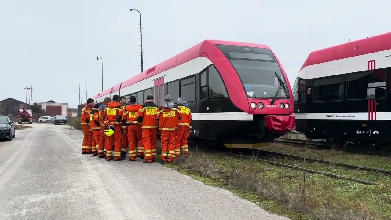 Cvičení HZS na vlakové jednotce Stadler GTW pro Jihomoravský kraj