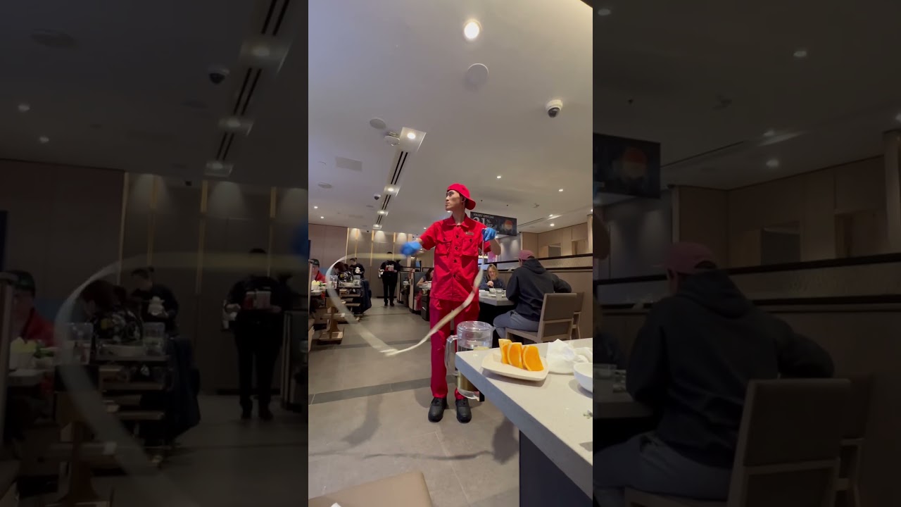 Haidilao dancing noodles 