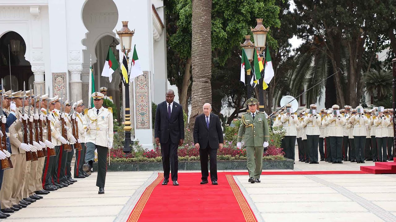 رئيس الجمهورية السيد عبد المجيد تبون يخص نظيره الموزمبيقي السيد دانيال شابو باستقبال رسمي