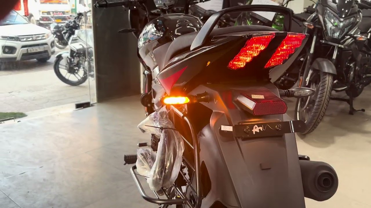 Pulser 125 sporty look and features full details in Hindi 😍🎶💥🌟✨🔥⚡️🌙