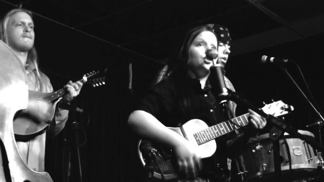 EmiSunshine and The Rain: "The Long Black Veil"