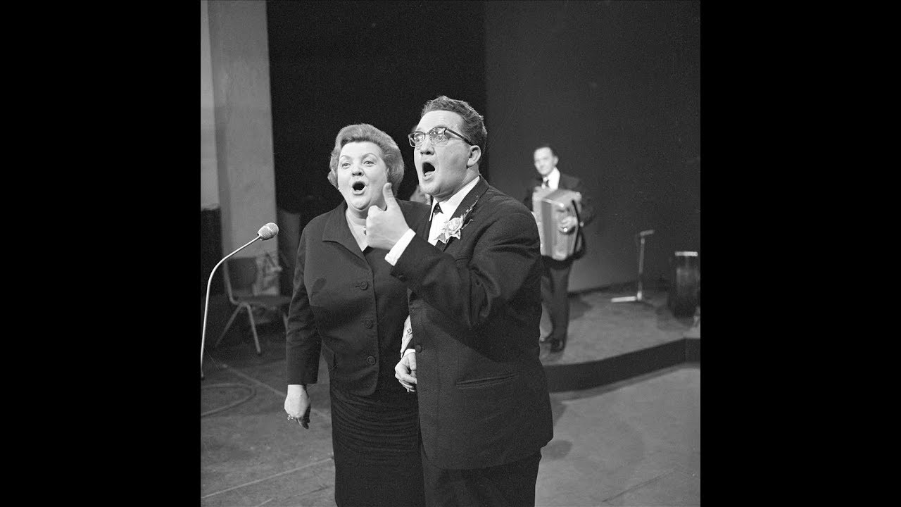 Johnny Jordaan & Tante Leen   Ajax is niet dood