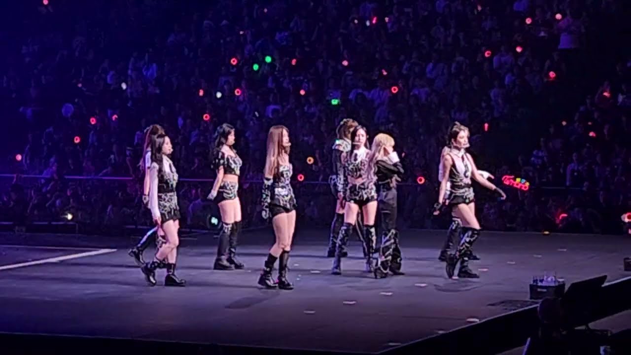 GO HARD + MORE & MORE + MOONLIGHT SUNRISE + BRAVE | TWICE (트와이스) 5TH WORLD TOUR SYDNEY DAY 2 (3/22)