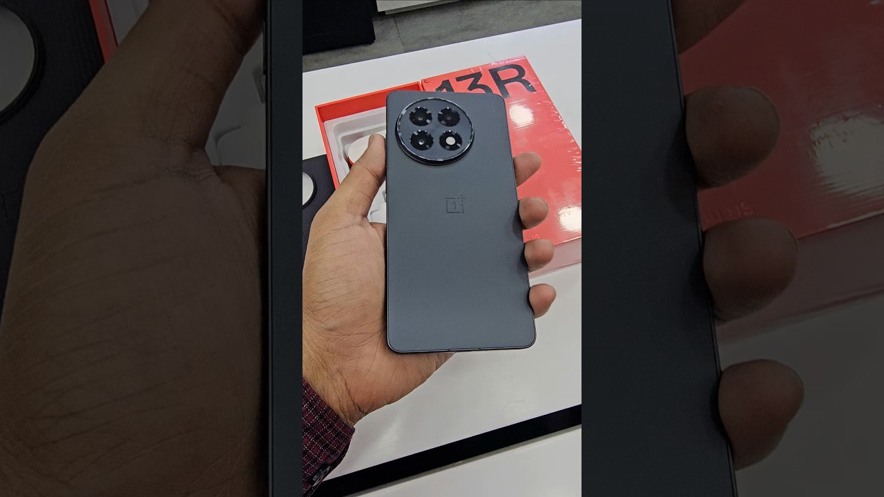 Oneplus 13r LTPO 4.1AMOLED,1B colors, 120Hz, HDR10+, Dolby Vision, HDR Vivid,1600 nits(HBM)4500 nits