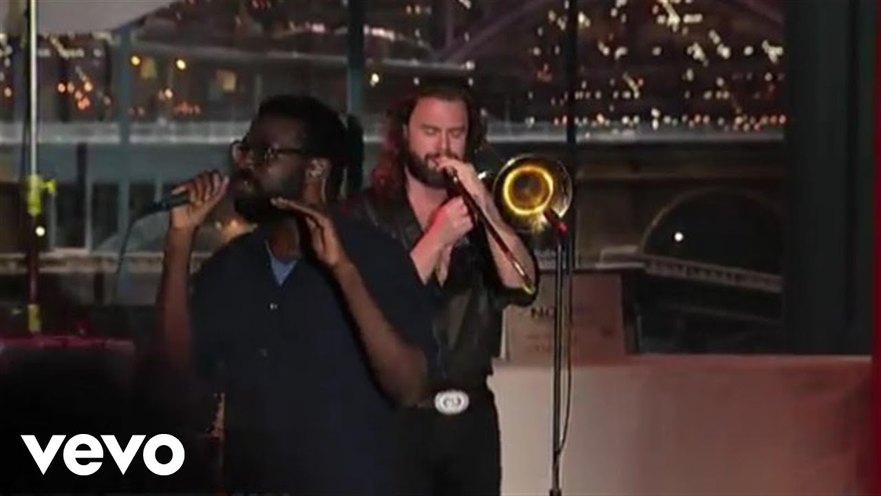 TV On The Radio - Repetition (Live on Letterman)